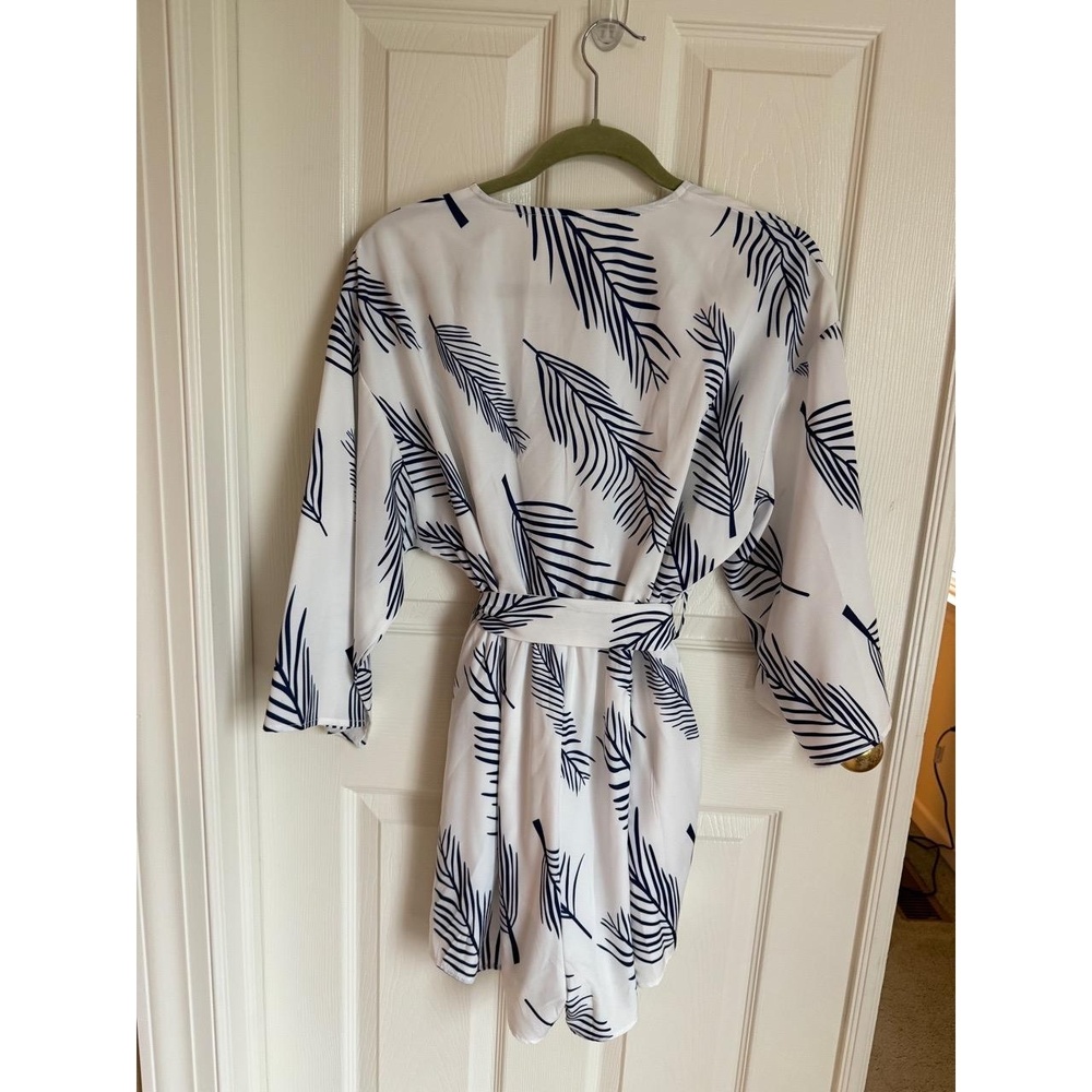 Cupshe Womens Medium Blue & White Wrap Romper Belted Waist 3/4 Sleeves Chic - Picture 4 of 13